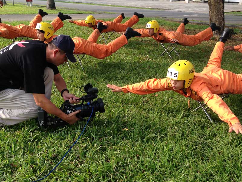 在拍攝神龍小組時，受訓官兵的堅持和忍耐，令楊守義深感敬佩。