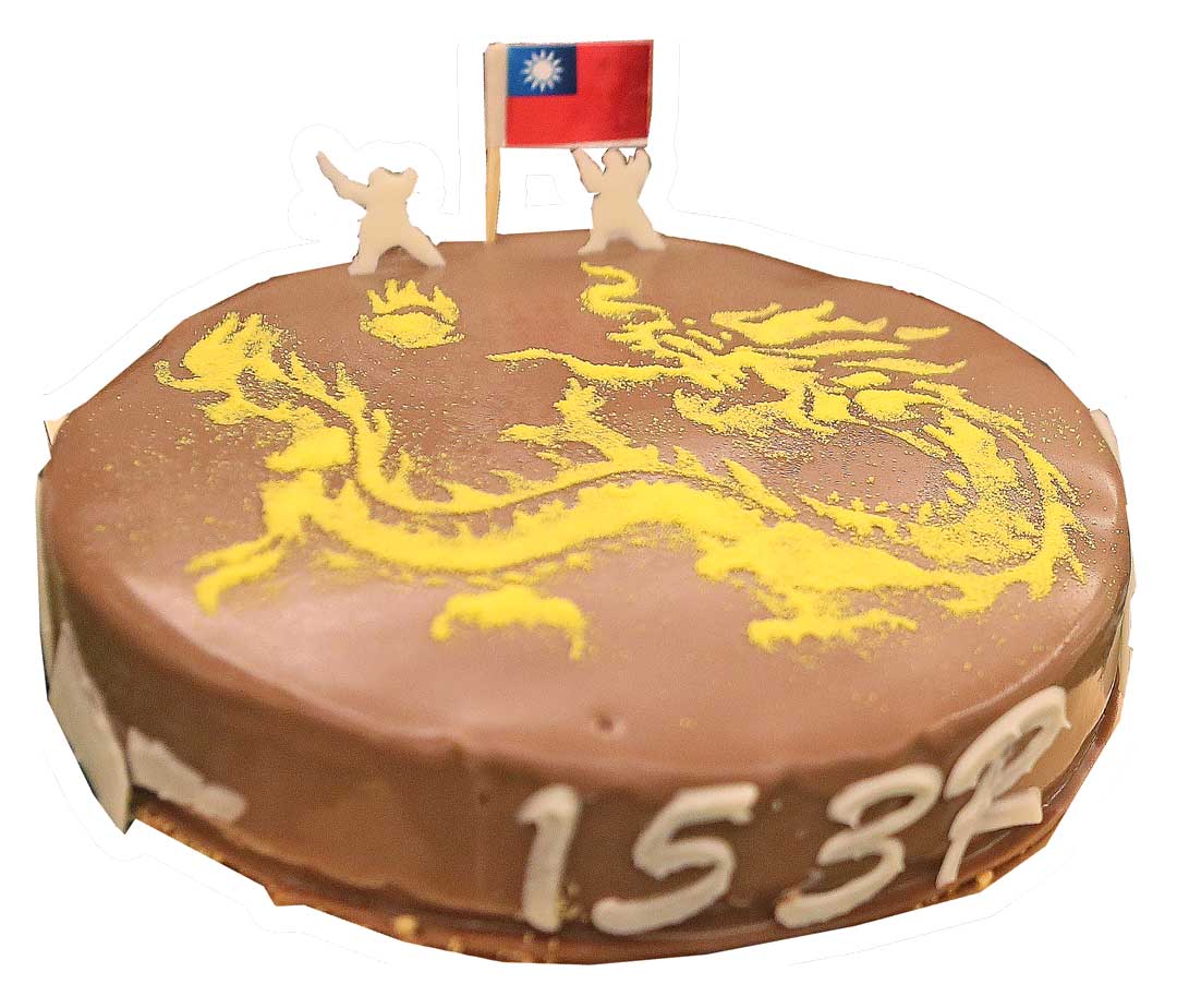 亞軍作品-青天‧白日‧滿地紅