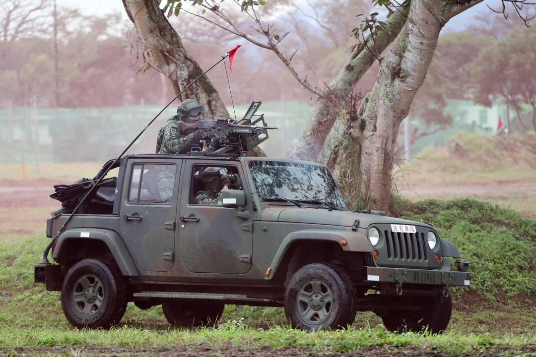 「寧可百年無戰事，不可一日無戰備」戮力在工作崗位上的官兵，24小時捍衛家園。