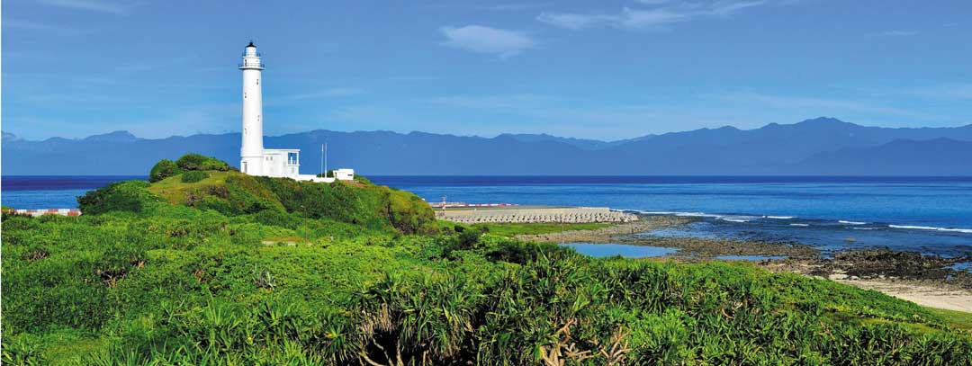 目前臺灣本島及離島的燈塔共有36座，其中綠島燈塔已被列為文化資產的歷史建築。