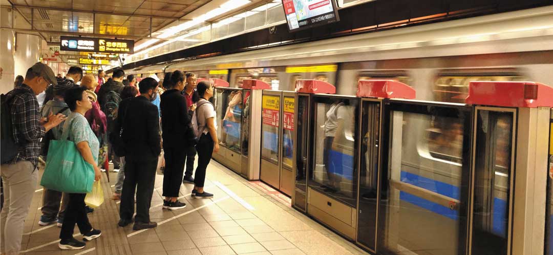 捷運運輸已是民眾上班通勤最舒適便捷的交通工具。