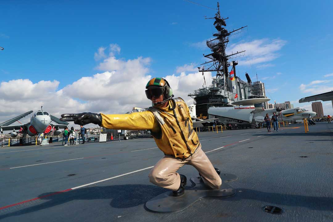 航艦上分為機庫甲板、飛行甲板及船艙內部三大展區。