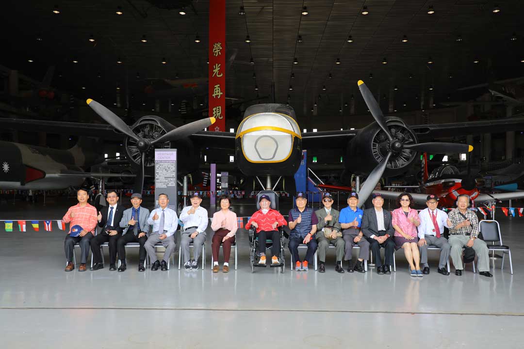 「黑蝙蝠中隊特展」活動現場與會人員大合影。