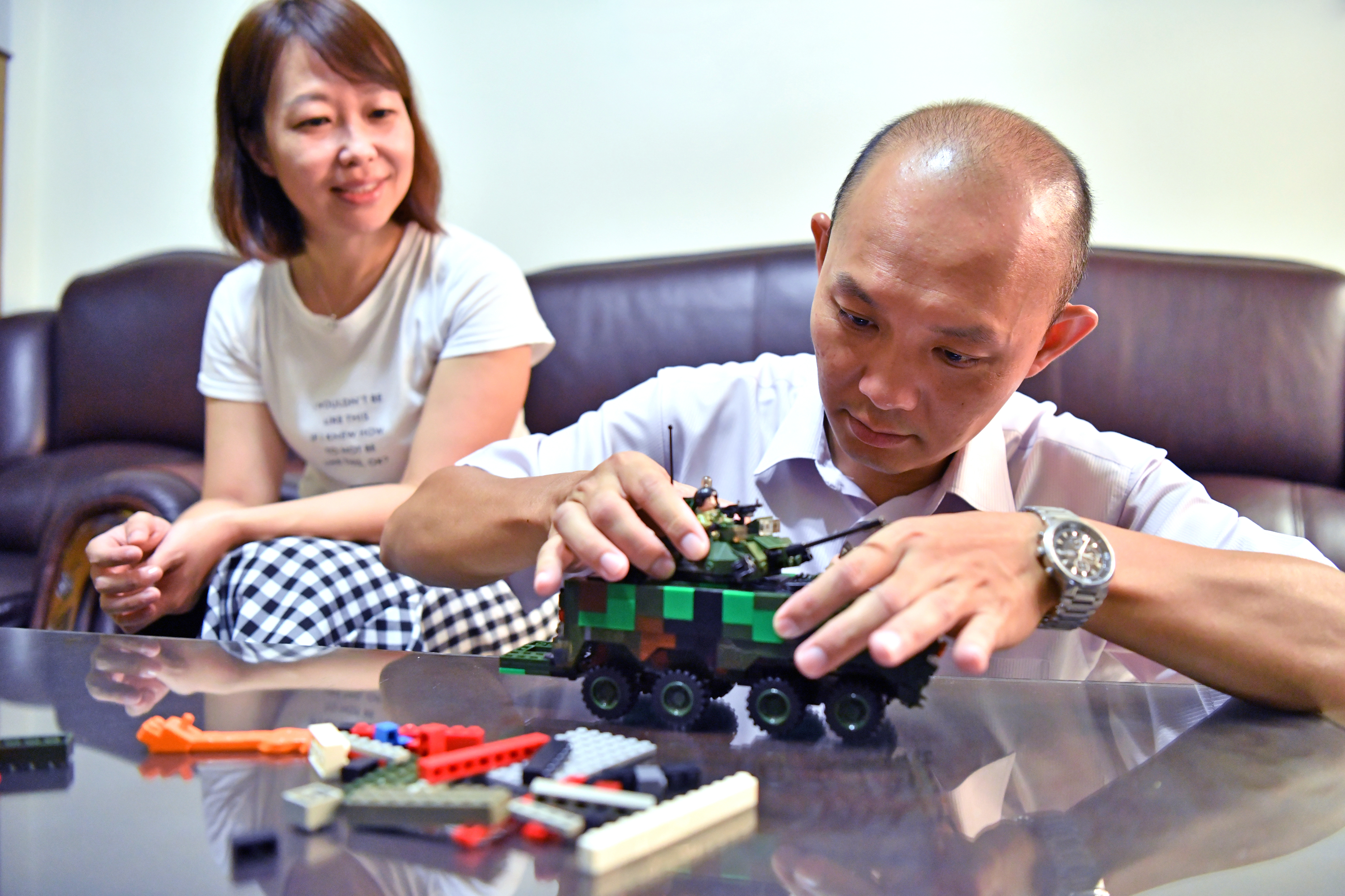 林敬超在妻子的全力支持下，更能全力創作。