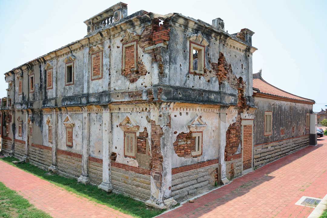 飽受戰火摧殘的北山古洋樓，牆垣上千瘡百孔的彈痕，見證當時戰事的激烈。