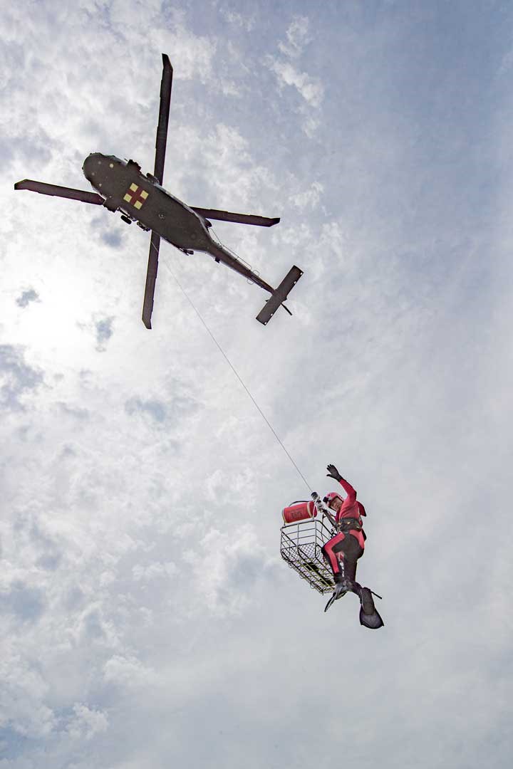 「聞聲救苦，永不放棄」救護隊始終肩負著空中搜救的重責與使命。