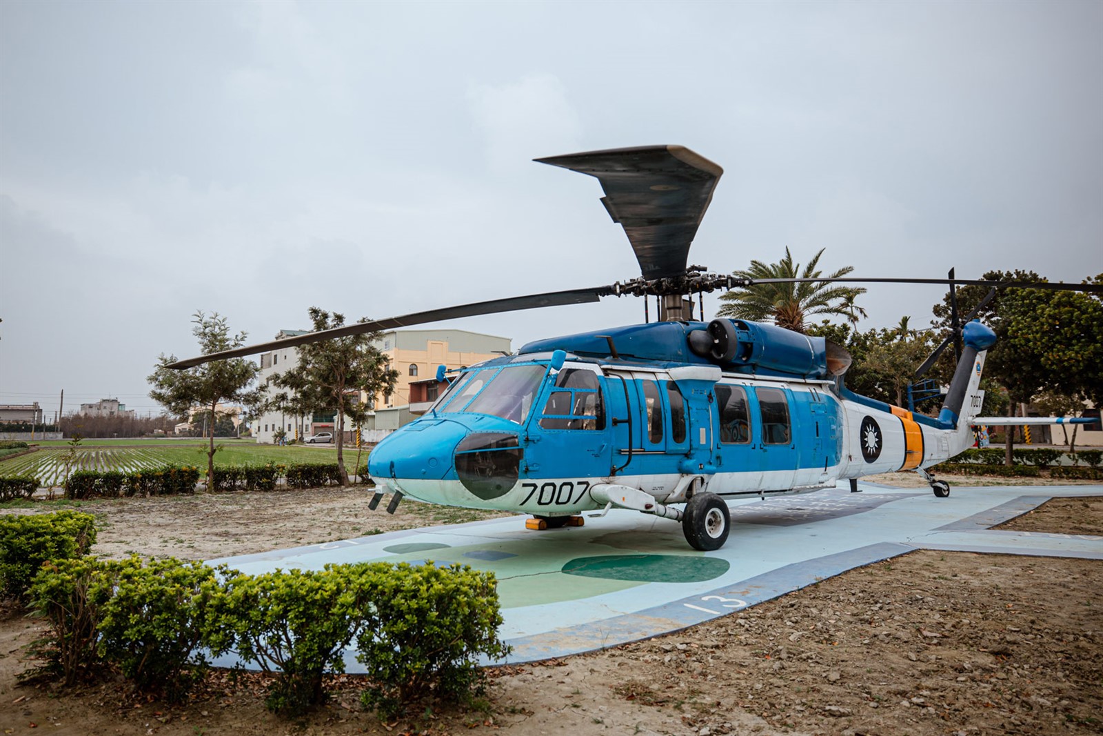 S-70C型救護直升機陳展公園， 讓民眾了解救護隊聞聲救苦的慈航精神。