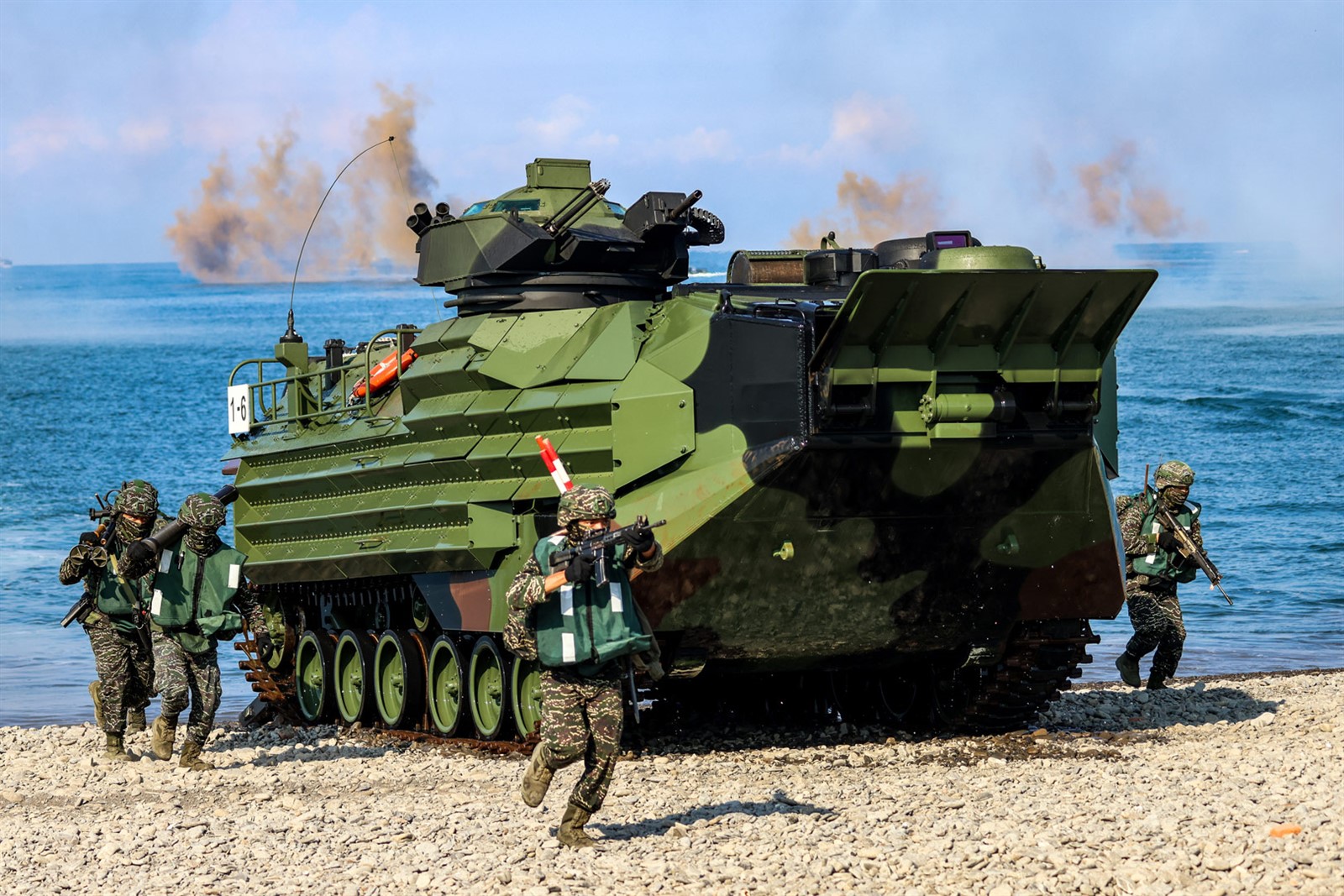 實兵、實彈操演，有效強化部隊臨戰效能。