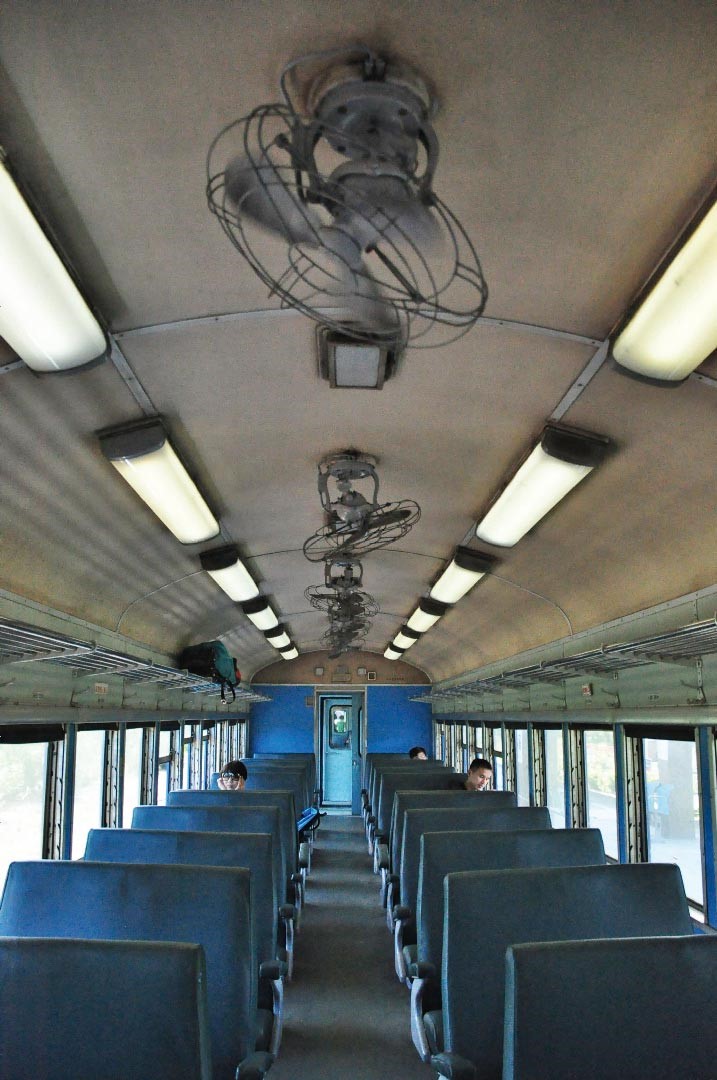 藍皮解憂號車廂，重現復舊的原始浪漫風貌。(彭靜文攝)