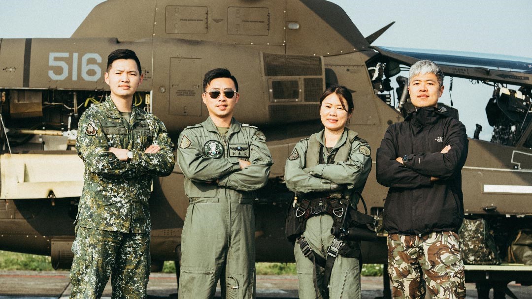 〈像天空一樣〉透過鏡頭，讓國人更貼近了解飛官執行任務的辛勞。