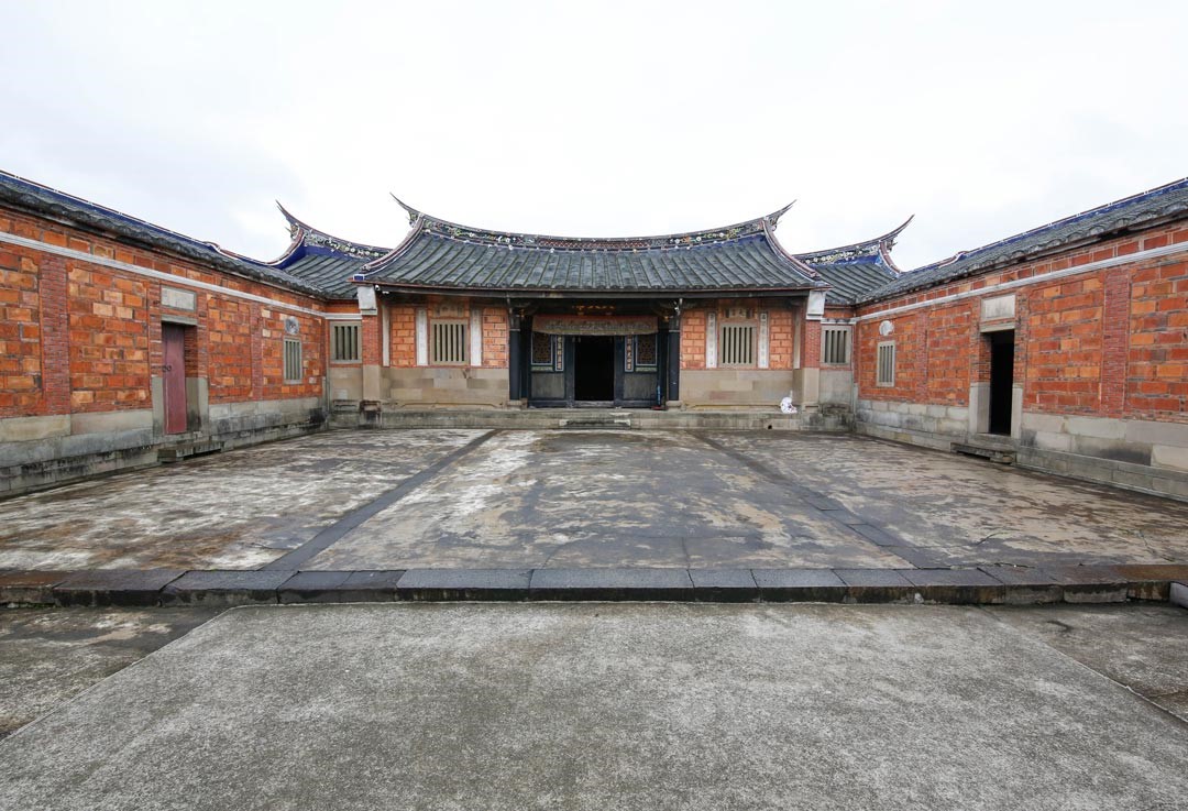 國定古蹟李騰芳古宅，建築規模宏偉，格局完整。