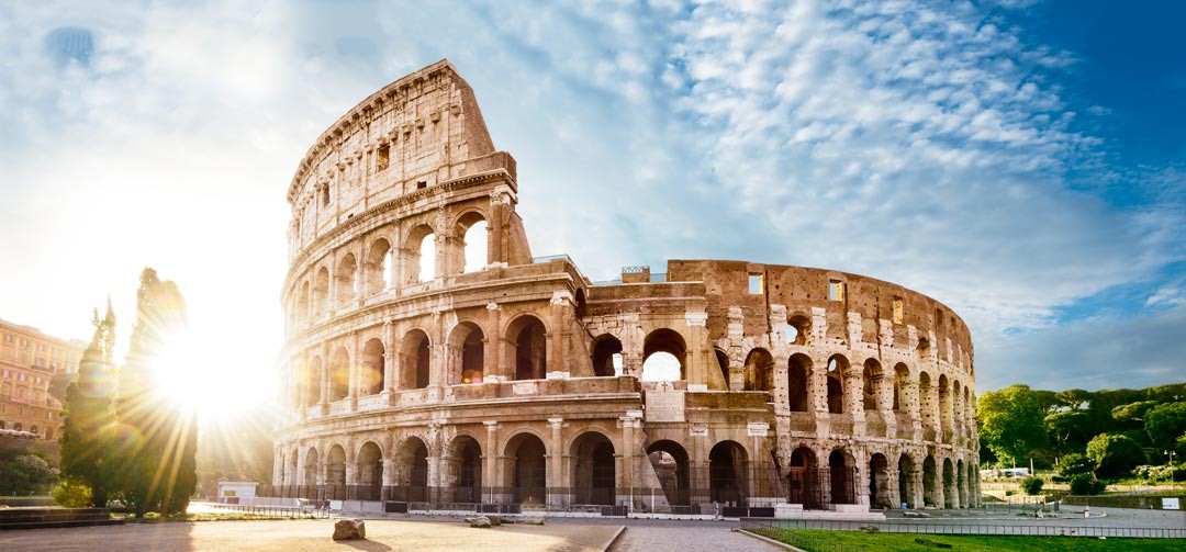 羅馬競技場列名為中古世界七大奇蹟與世界新七大奇蹟之一。