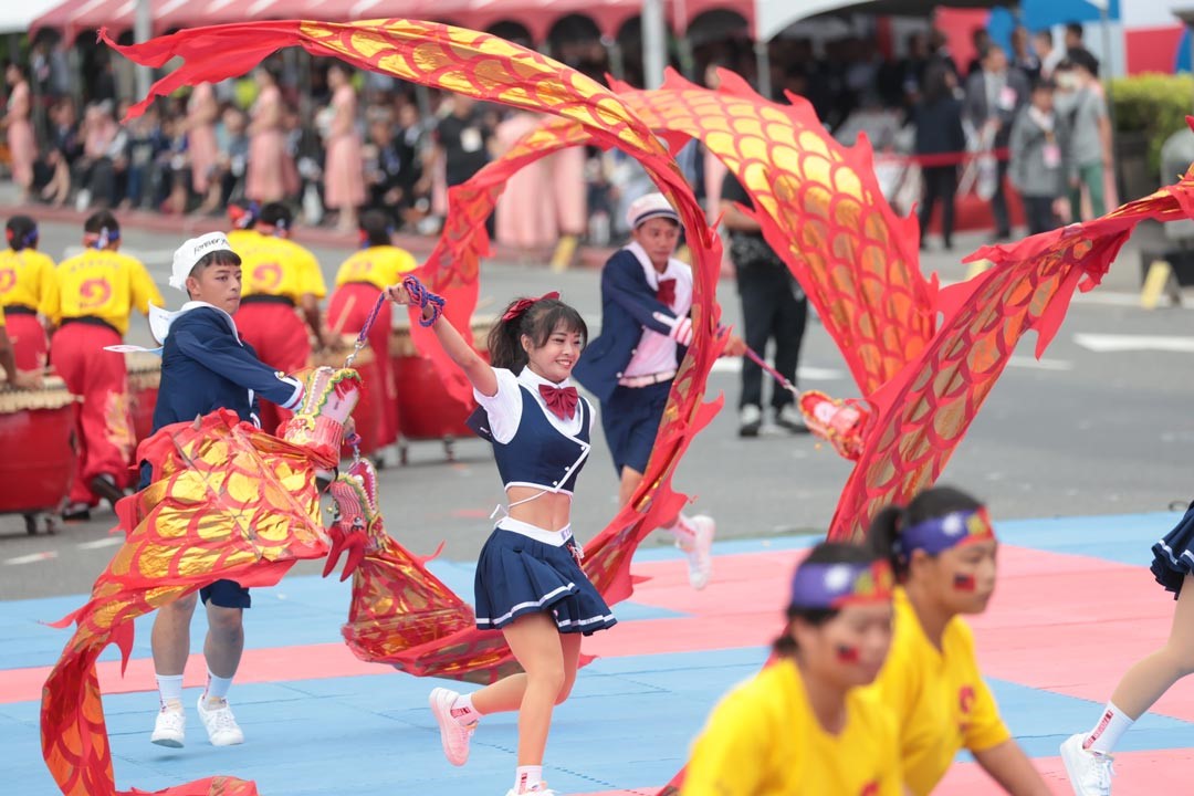 國防部藝工隊、陸專戰鼓隊及特指部戰技隊，帶來結合力與美的戰技操演及舞蹈表演。