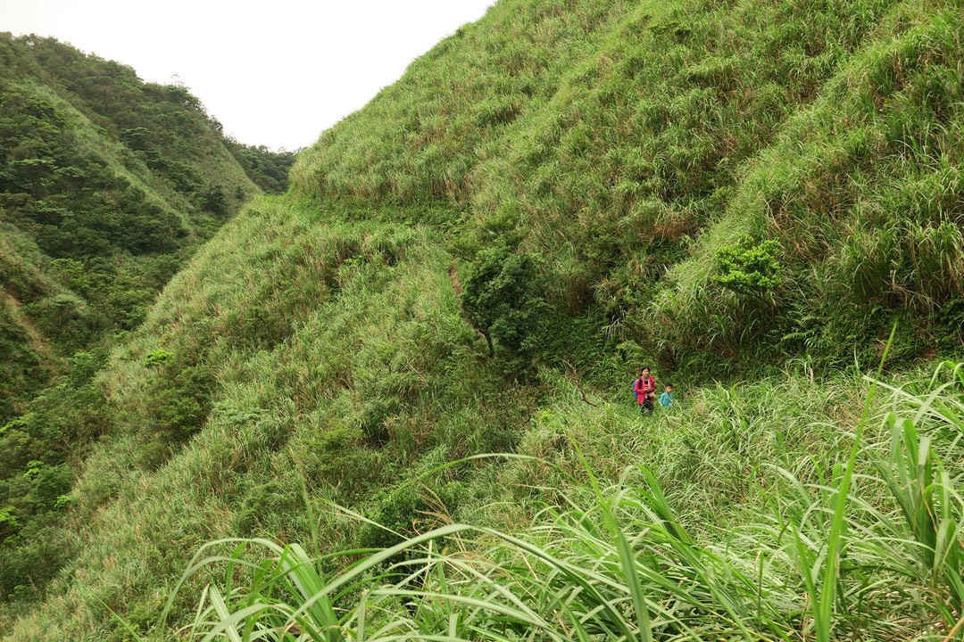 桶後越嶺翻越雪山山脈的景觀。
