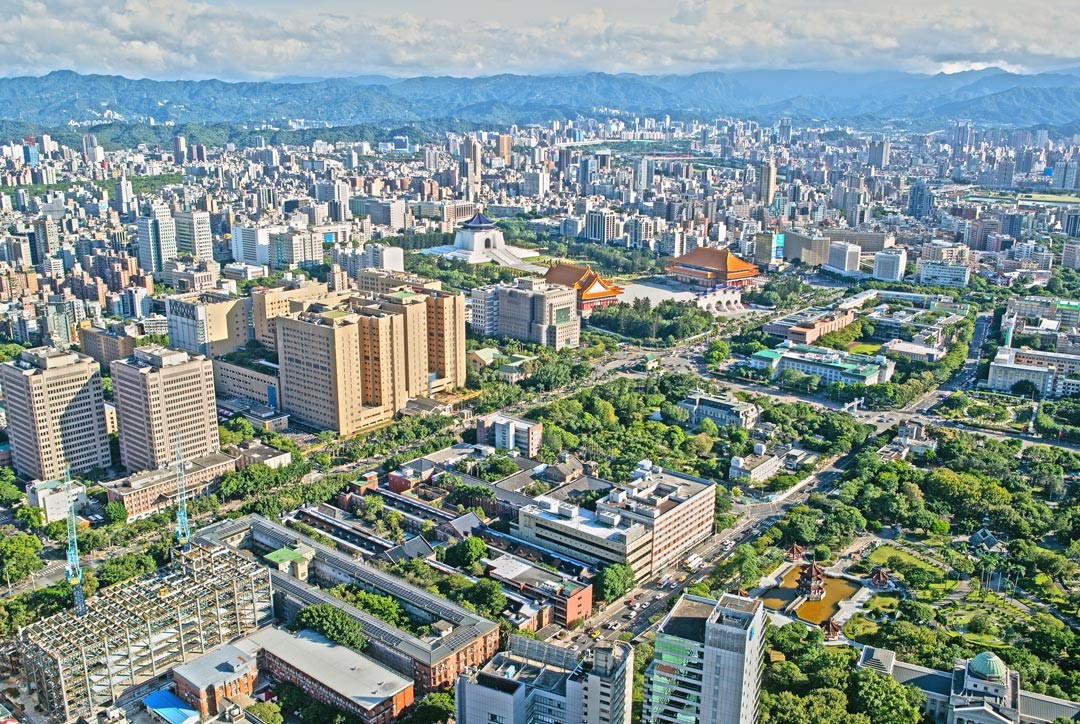 中山南北路，過去稱之為「東三線」，為臺灣第一條現代化道路。