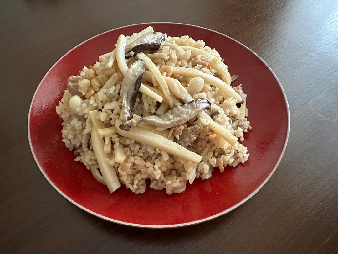 竹筍飯作法簡易便利。