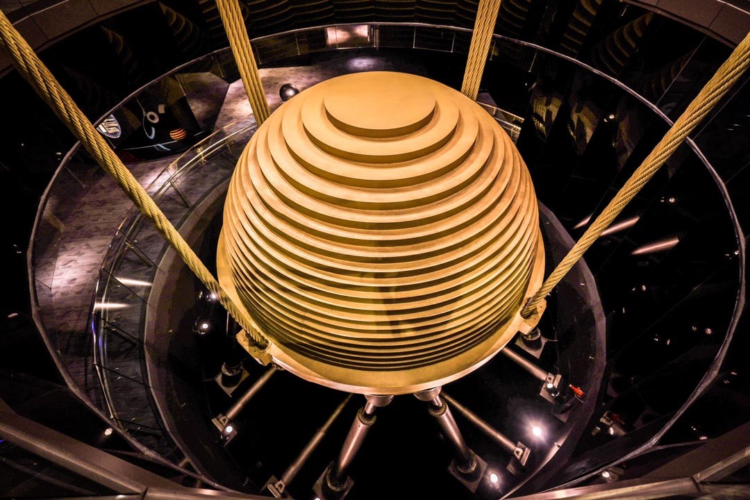 創下世界紀錄的「調諧質量阻尼器」。