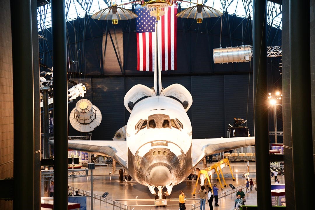 史帝文‧烏瓦爾‧哈茲中心展出的哥倫比亞號太空梭，以及其他太空及飛彈計畫的裝備。