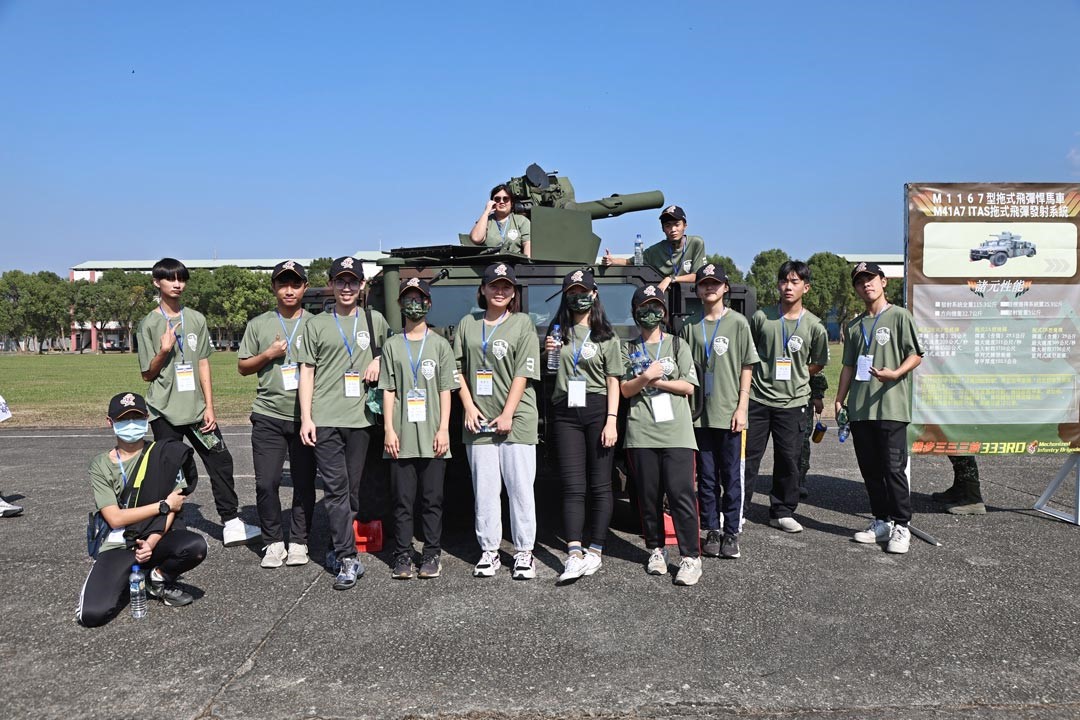 全民國防教育「寒假戰鬥營」，透過不同營隊的體驗活動，讓學員感受國軍精實戰力。