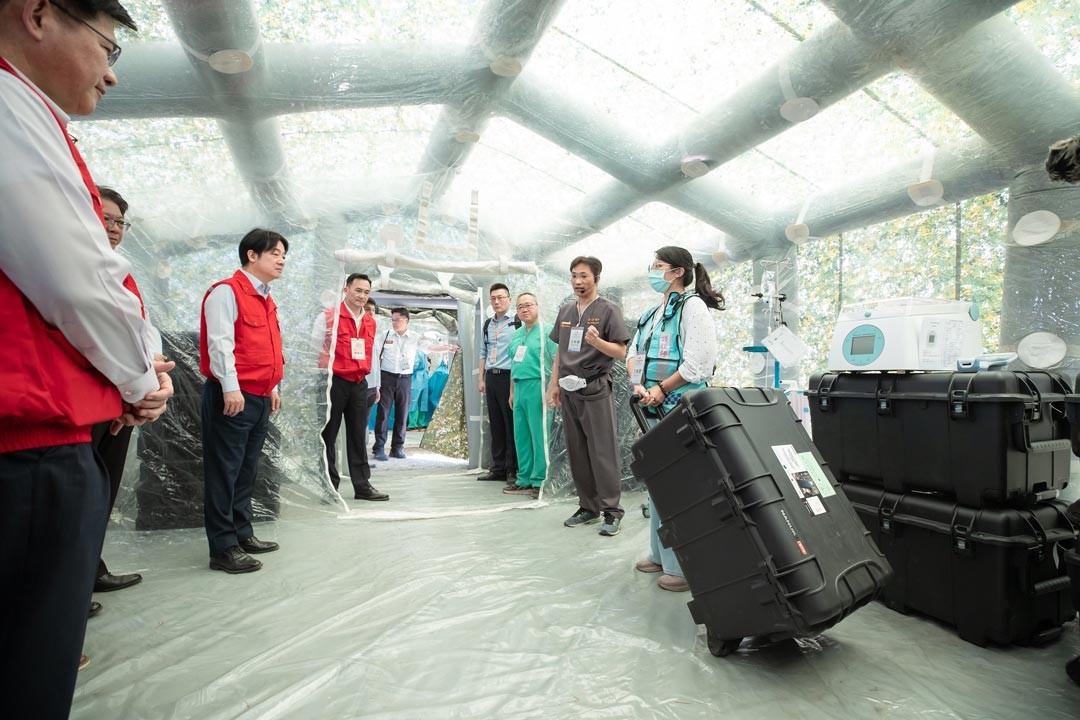 賴總統視察「擴充急救醫療場所」演練。