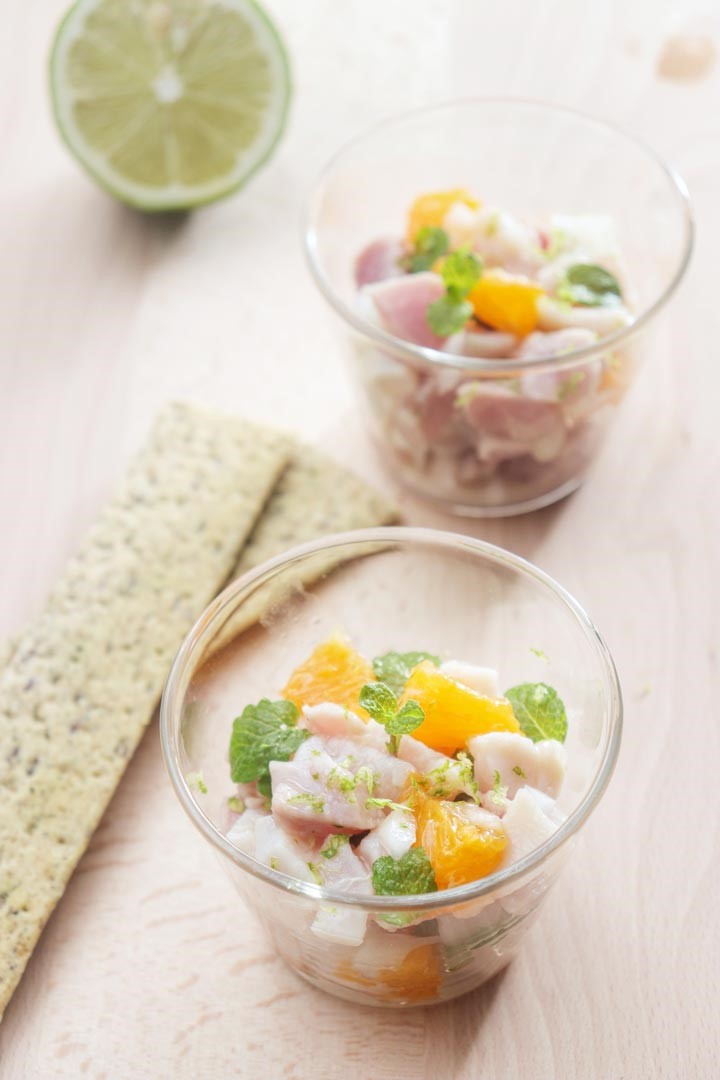 檸檬醃鮮魚調味類似莎莎醬，清新順口。